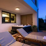 Luxury Lelu Apartment *