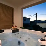 Apartment Luxury Lelu *