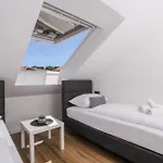 Luxury Lelu