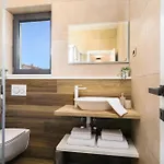 Luxury Lelu