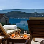 Luxury Lelu Apartment