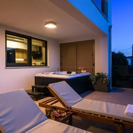 Luxury Lelu Apartament *