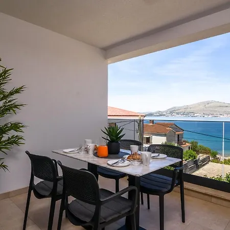 Luxury Lelu Apartament *