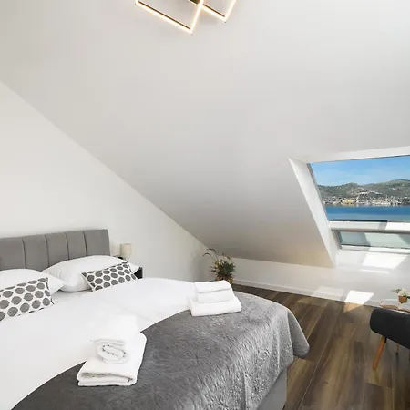 Luxury Lelu * Τρογκίρ