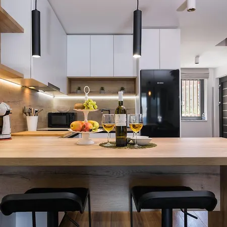 Luxury Lelu Apartament