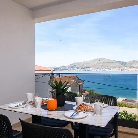 Luxury Lelu * Τρογκίρ